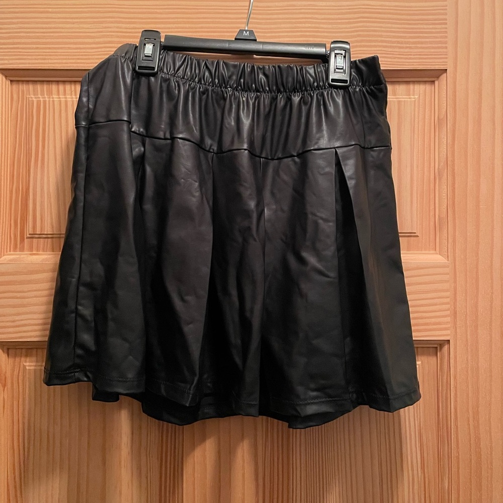 NWT Love Glam Girl Jollia Vegan Leather Pleated Skirt